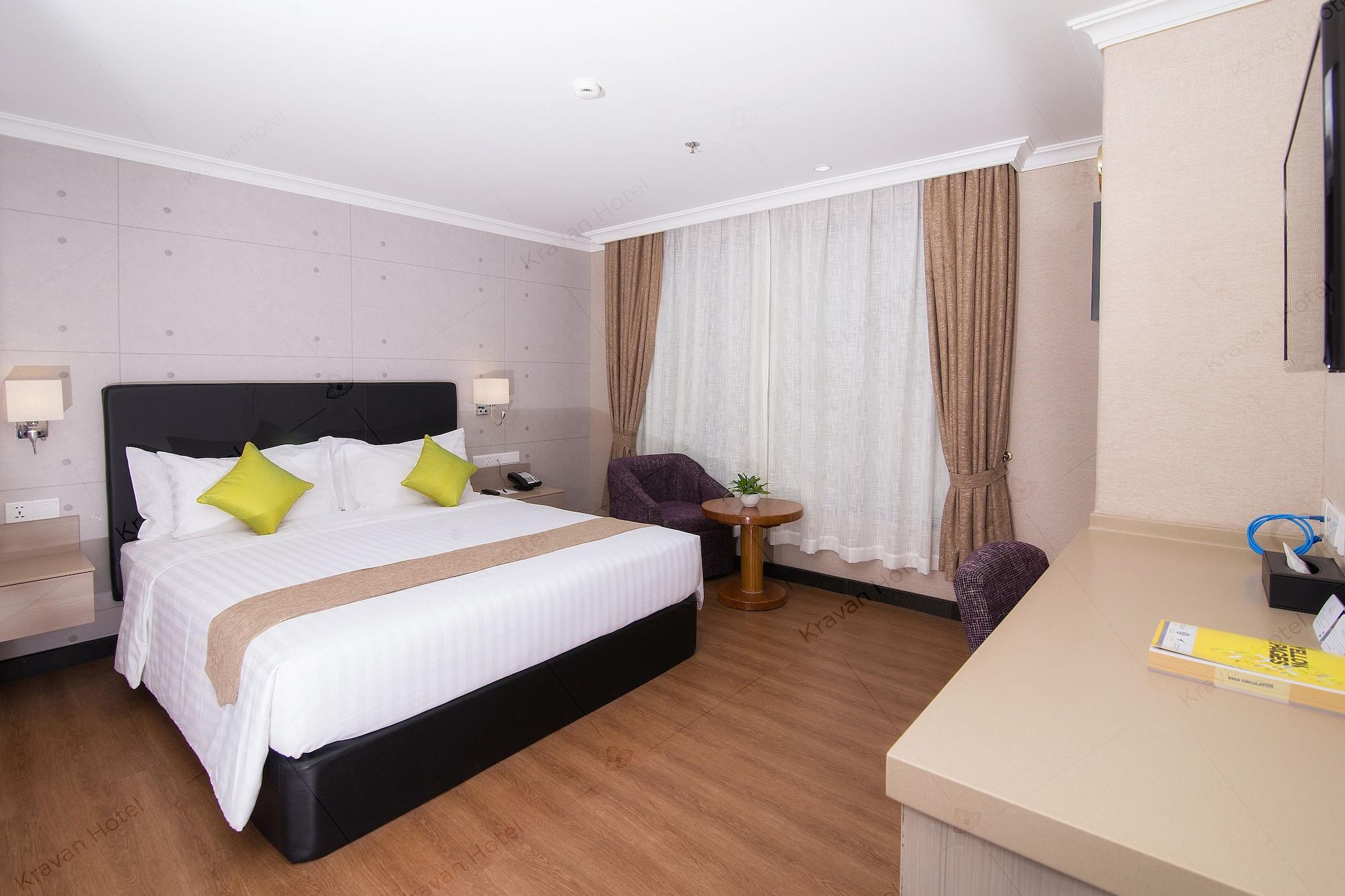 Kravan Hotel Phnom Penh Exterior photo
